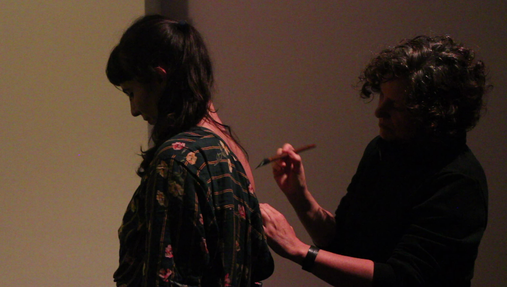 Performance Cauterografías de Marta Azparren. «Performance como desenho, desenho como perfomance», programa de performance con curadoría de José Alberto Ferreira, paralelo a la exposición «Studiolo XXI, desenho e afinidades», con curadoría de Fátima Lambert. Un proyecto del Centro de Arte e Cultura de la Fundação Eugénio de Almeida, realizado el 10 de Mayo 2019.